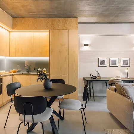 Azenhas - 1 Bedroom And Parking In Santo Antonio 아파트 리스본