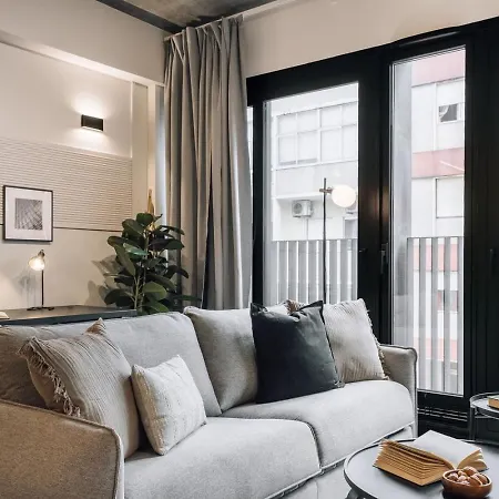 Azenhas - 1 Bedroom And Parking In Santo Antonio Lizbona