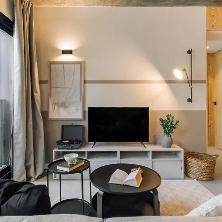 Azenhas - 1 Bedroom And Parking In Santo Antonio