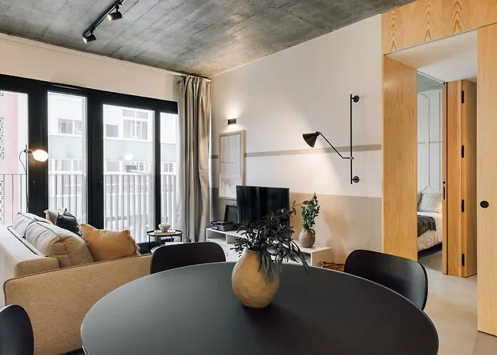 Azenhas - 1 Bedroom And Parking In Santo Antonio Lisboa