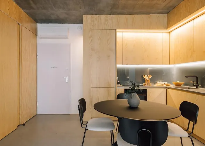 Azenhas - 1 Bedroom And Parking In Santo Antonio * Lisboa