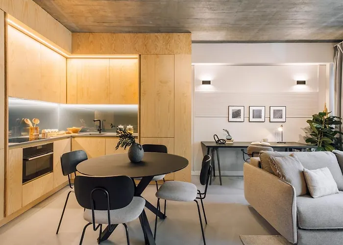 Azenhas - 1 Bedroom And Parking In Santo Antonio شقة Lisboa