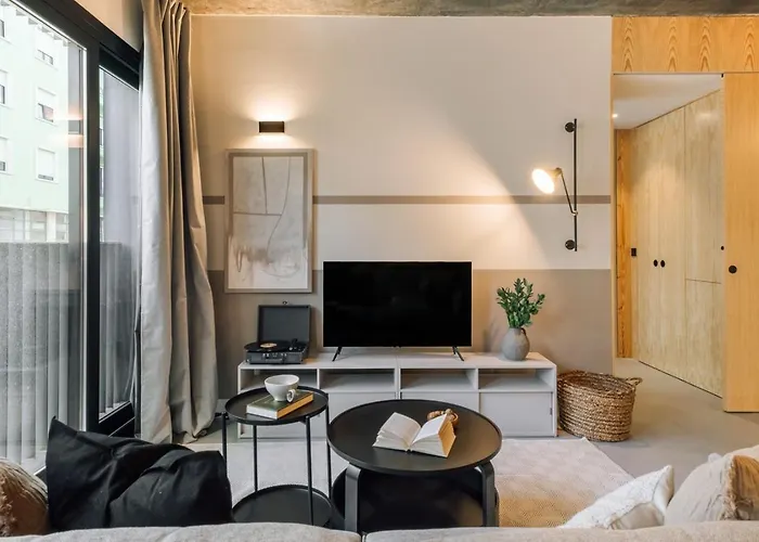 Azenhas - 1 Bedroom And Parking In Santo Antonio